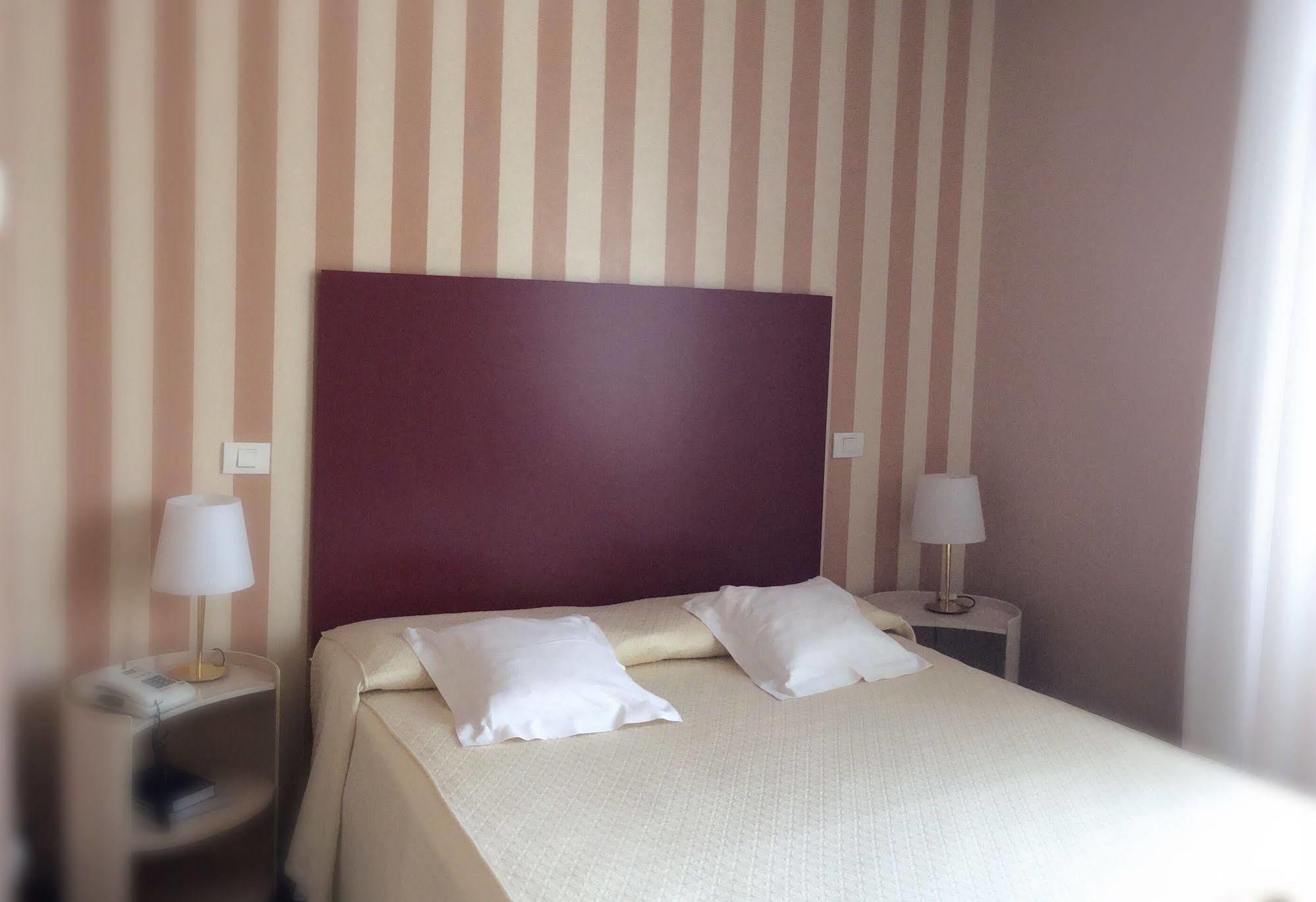 מילאנו Hotel Colombia מראה חיצוני תמונה